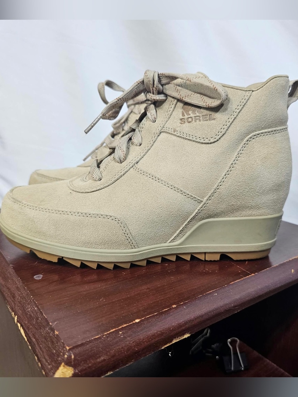 SOREL Out N About Wedge II Suede Sneaker Boots Size 9 – Dove/Quarry